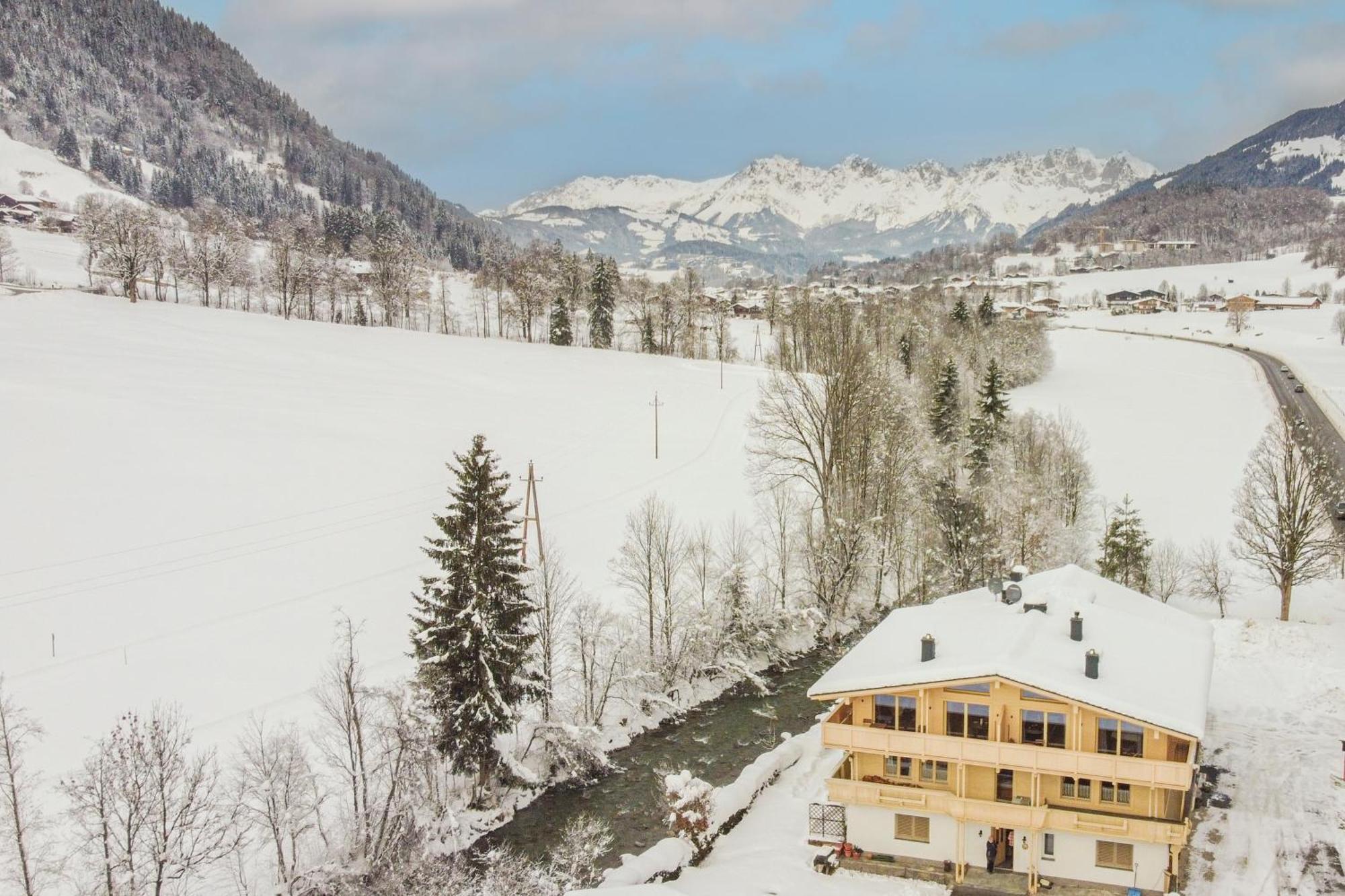 Ferienwohnung Alte Bildhauerei Aurach bei Kitzbuehel Exterior foto