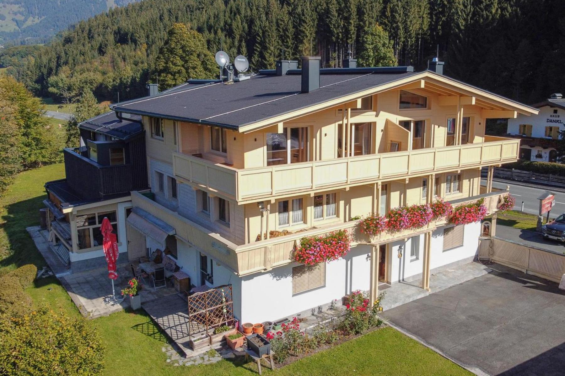 Ferienwohnung Alte Bildhauerei Aurach bei Kitzbuehel Exterior foto
